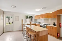 Comfortable Private Rooms – Steps from Train Station