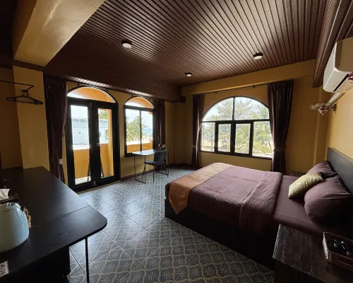 Phoenix Room Hotels in Amphoe Pathio
