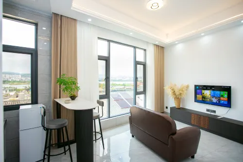 Zhixia Homestay (Mile Huquan Ecological Park)