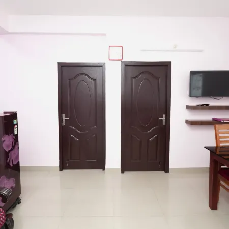 2 BHK Furnished Flat - 200 m to Guruvayur Temple - For FAMILIES ONLY