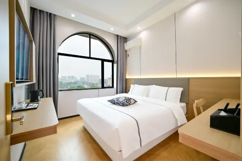 Xianggui Smart Audio-Visual Hotel (Guilin North High-Speed Rail Station Branch) - New