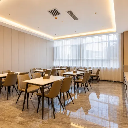 Rundong Hotel (Lanzhou Zhongchuan Airport Asia Pacific World Trade Center)