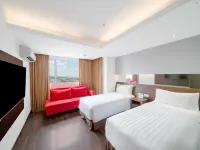 Aston Pluit Hotel & Residence Hotels near Green Bay Pluit