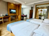 Xiongfeng Hotel - parking