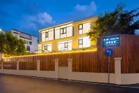 Yueyunlan · Holiday Villa | Lakeside Courtyard-Style Hotel (Dianchi Haigeng Dam) - Airport Shuttle