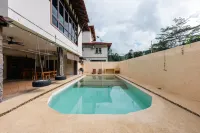 Templer Guesthome 6R5B Cozy Forest View with Pool -  Casas de vacaciones