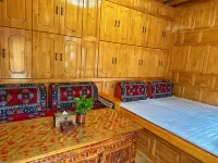 Hezuo Ruishan Homestay - 2-Star
