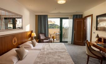 Hotel More
