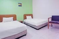 Swing & Pillows @ Night Queen Hotel KLIA 1 KLIA 2, Sepang - Parkplatz