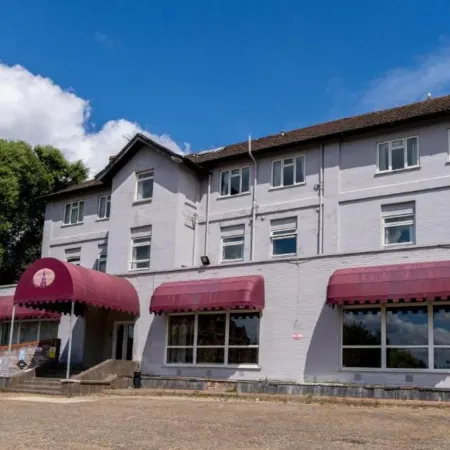 Norwich Central Hotel- Near Norwich Train Station & Carrow Road Stadium