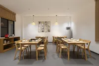 Dan‑Mountain Bamboo Retreat Vacation Villa - 조식 운영
