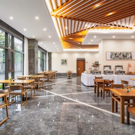 Xiniaogu Holiday Hotel