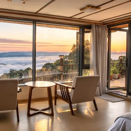 Manghong · Mountain Retreat · Blang Sunrise Sea of Clouds Boutique Courtyard
