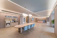 HanTing Hotel (Xiangyang Minfa Plaza Fanyue Center) - Parking