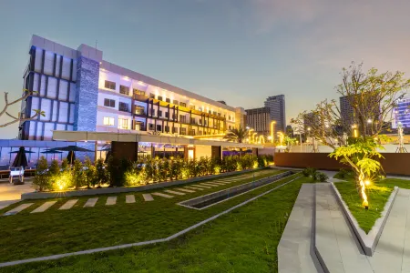 Munich Hotel Отели рядом с достопримечательностью «Отрес Бич»