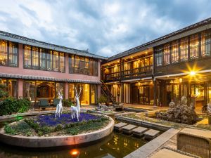 Lijiang Yuya Langyuan Inn