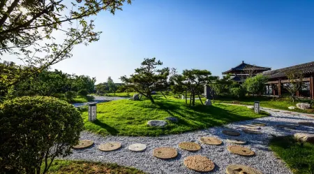 voco Zhengzhou Garden Expo Отели рядом с достопримечательностью «Huang Di's Hometown»