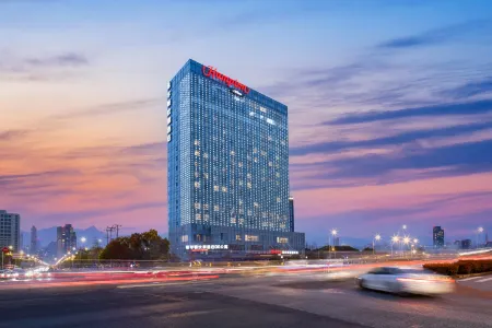 Hampton by Hilton Hotel(Shanghai Hongqiao NECC Jiuting) Отели рядом с достопримечательностью «Jiuke Oasis Park»