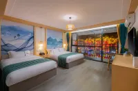 Zhenyuan Fengting Waterfront Hotel فنادق في 