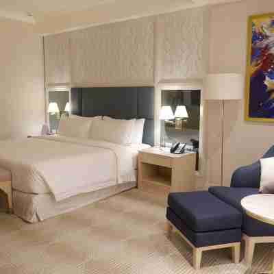 Royce Hotel & Casino Rooms