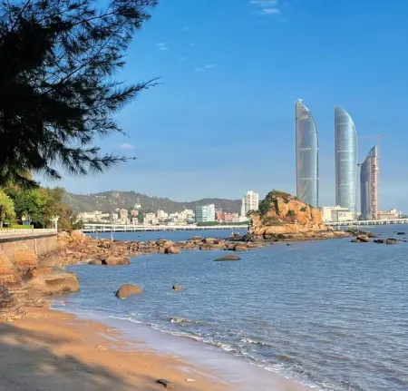 Boon Wind Seaview Hotel Apartment (Xiamen University World Trade Twin Towers) Отели рядом с достопримечательностью «Yanwu Bridge Observation Deck»