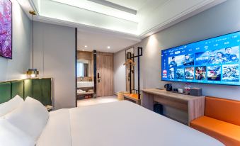 LBED Designer Hotel (Hangzhou Linping Metro Station Yintai City)