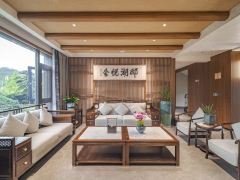 DI HU YUE SHE light luxury hotel