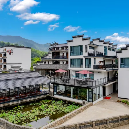 Weilanjian Homestay (Moon Bay Scenic Area)