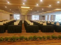 Vienna International Hotel (Mount Emei Crystal Plaza Hotel) - Business