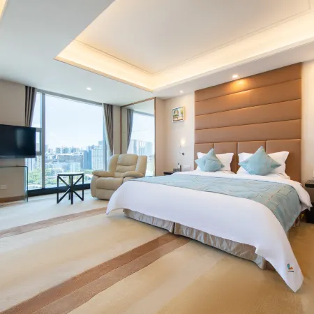 Zhuhai L Hotel （Gongbei Port High-speed Railway Station） Отели рядом с достопримечательностью «Чжухайский Город Чжанчжоу»
