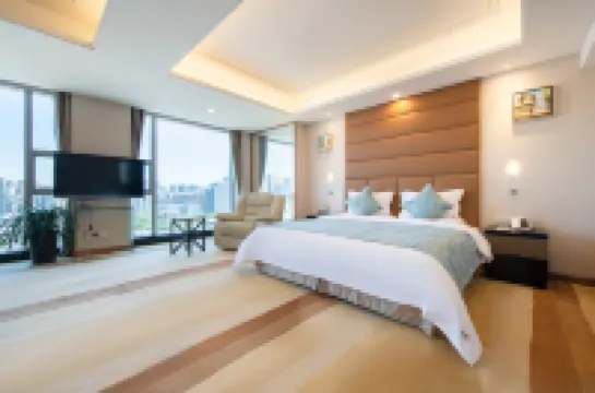 Zhuhai L Hotel （Gongbei Port High-speed Railway Station） Hotels in Zhuhai