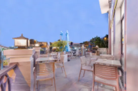 유어스 스튜디오 타워