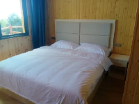 Xinhua Heyue Mountain Resort Hotels near Daxiong Mountain National Forest Park