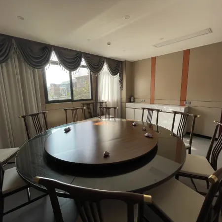 Shuifu Huacheng Homestay