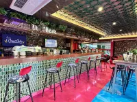 Ramada Tenn Ekamai Отели рядом с достопримечательностью «Тхонг Лор»