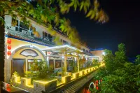 Xi 'an terracotta warriors village cave courtyard home stay Hotels near Courtyard of Family Wang