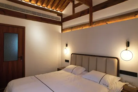 One read and one clean homestay Отели рядом с достопримечательностью «Huangshan Panda Ecological Paradise»