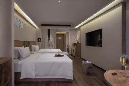 Xi Hotel (Changsha Wuyi Square IFC) Отели рядом с достопримечательностью «Nvzi University Library»