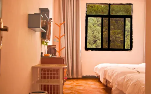 Zega Relatives Hotel