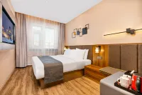 Homeinn Plus Hotel (Harbin Central Avenue Xinyang Road Airport Bus Station) Отели в г. Харбин