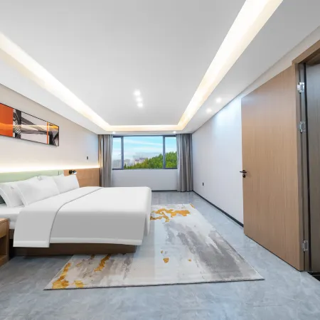 Tongren Guochen Hotel