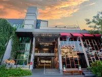 ISTY Design Hotel Các khách sạn gần Đền Wat Lokmolee