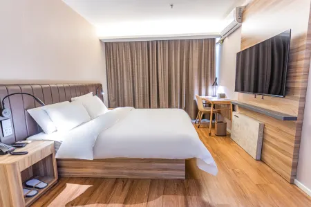 HanTing Hotel (Xiong County Xiongzhou Road) Отели рядом с достопримечательностью «Baiyangdian Lake»