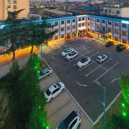 Dengfeng Qingshanju Hotel (Shaolin Avenue Downtown Branch)