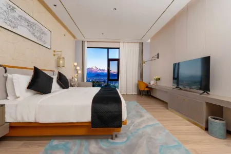 Caizu Holiday Hotel Lijiang Yulong (Railway Station) Отели рядом с достопримечательностью «Wenfeng Temple»