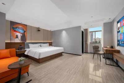 Kaweida Hotel (Wuchuan Aoyuan Plaza No.3 Middle School)