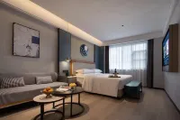 OKDAY Hotel (Yueyang Tower Pedestrian Street) Отели рядом с достопримечательностью «Баллен Площадь»