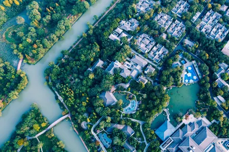 Slender West Lake Hot Spring Resort Yangzhou