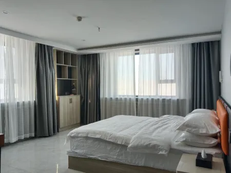 Lanxi Bieyuan Homestay (Qinggeli Langshan International Ski Resort) Отели рядом с достопримечательностью «Qinggeli Wolf Mountain Scenic Area»