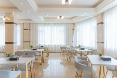 MOUNT WELL RESORT HOTEL Mount Emei Отели рядом с достопримечательностью «Xixin Temple»